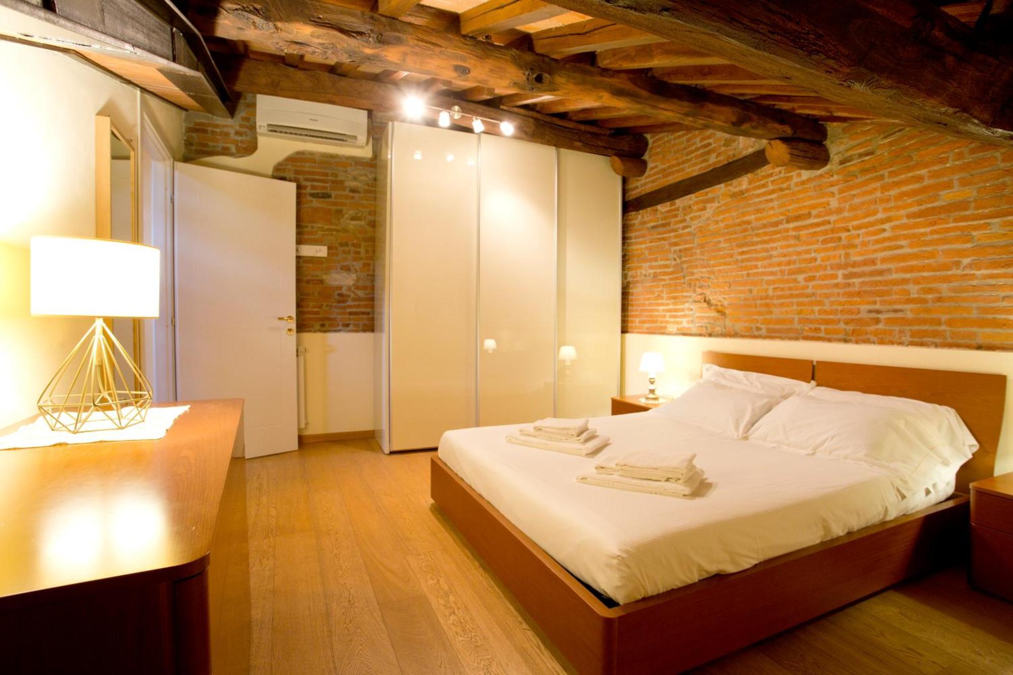 Casa San Girolamo Historic Flat With Cosy Terrace In Lucca'S City Centre ภายนอก รูปภาพ