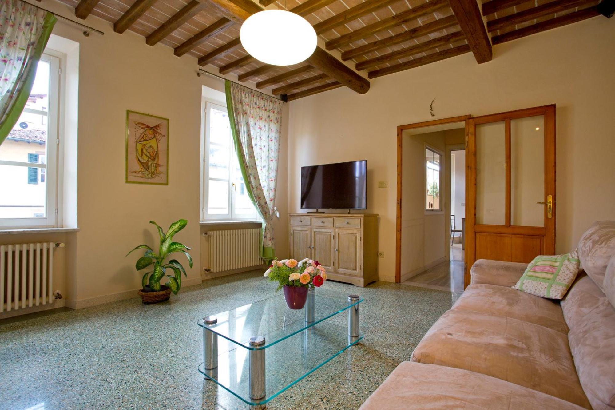 Casa San Girolamo Historic Flat With Cosy Terrace In Lucca'S City Centre ภายนอก รูปภาพ
