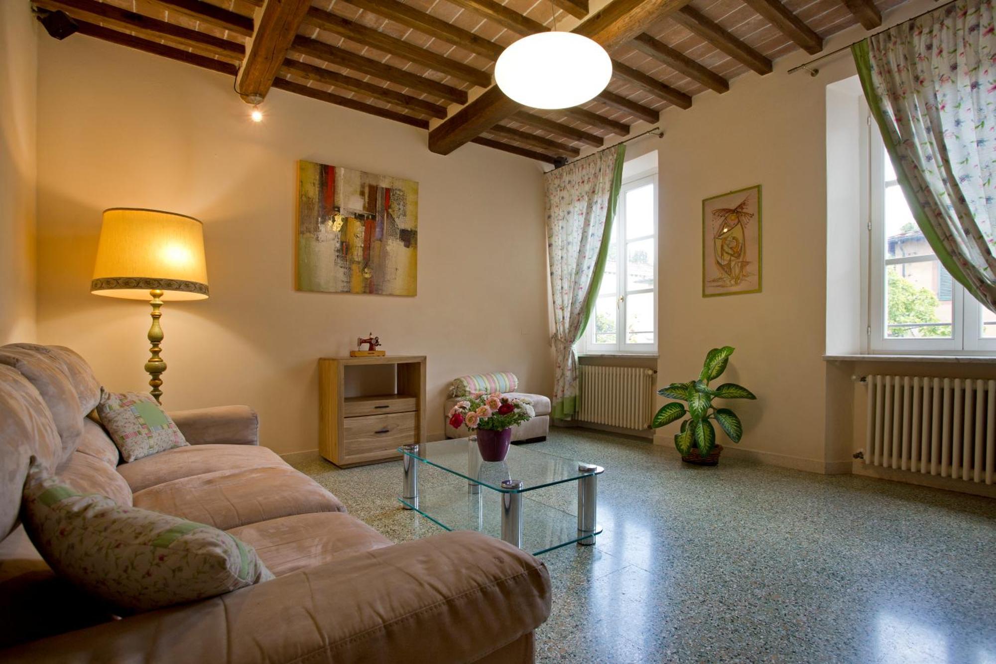 Casa San Girolamo Historic Flat With Cosy Terrace In Lucca'S City Centre ภายนอก รูปภาพ