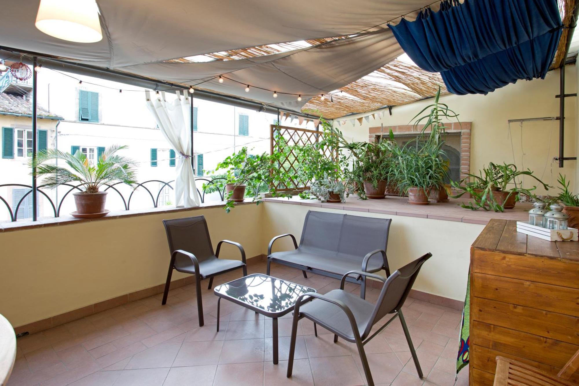Casa San Girolamo Historic Flat With Cosy Terrace In Lucca'S City Centre ภายนอก รูปภาพ