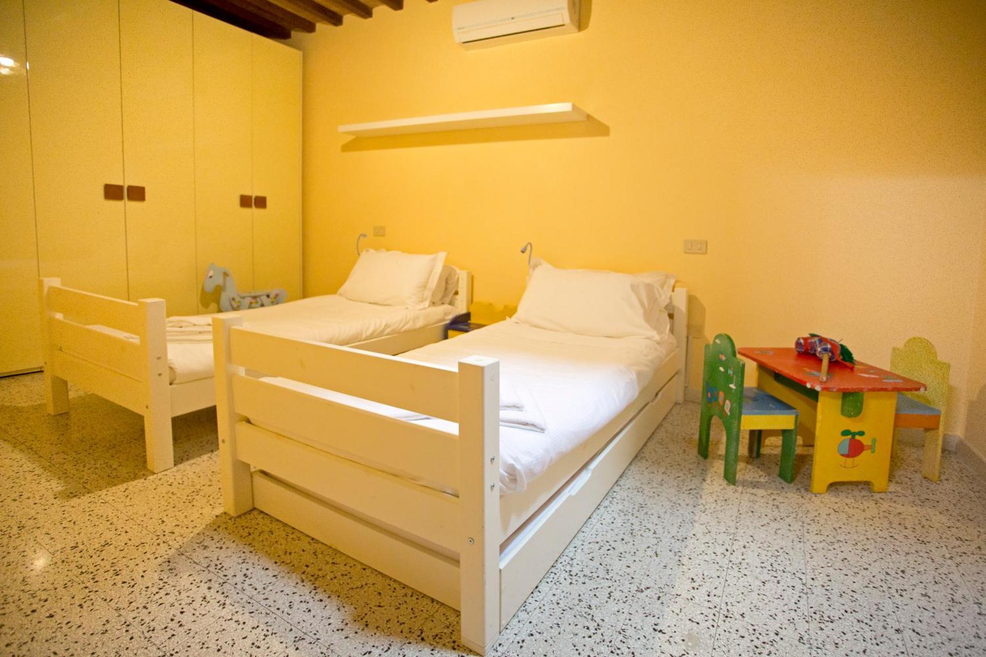 Casa San Girolamo Historic Flat With Cosy Terrace In Lucca'S City Centre ภายนอก รูปภาพ